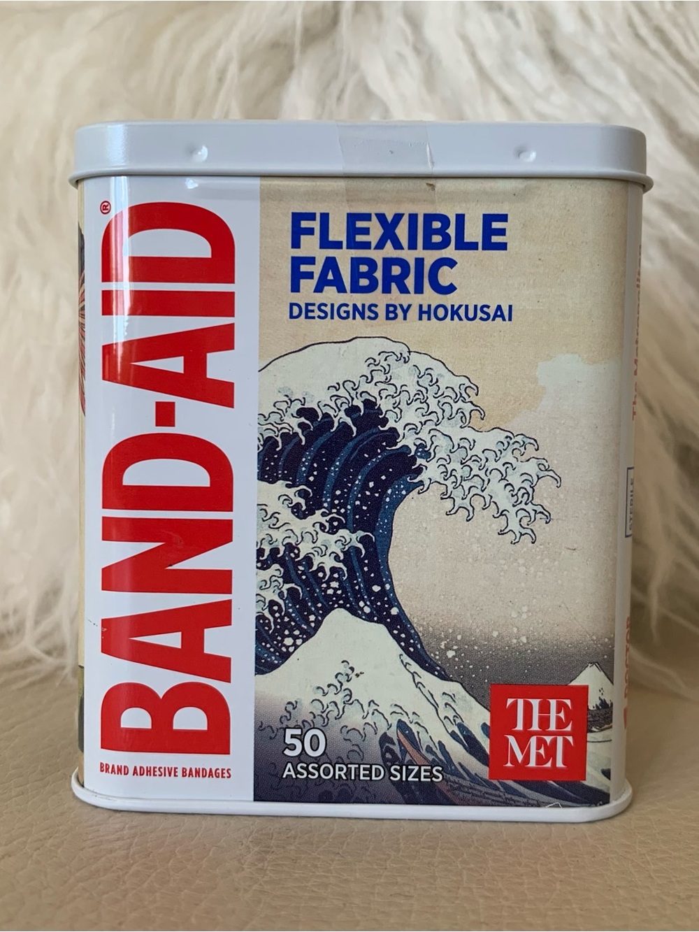 Band-Aid The Met Hokusai Flexible Fabric Bandages 50 Ct Collectible Tin NEW